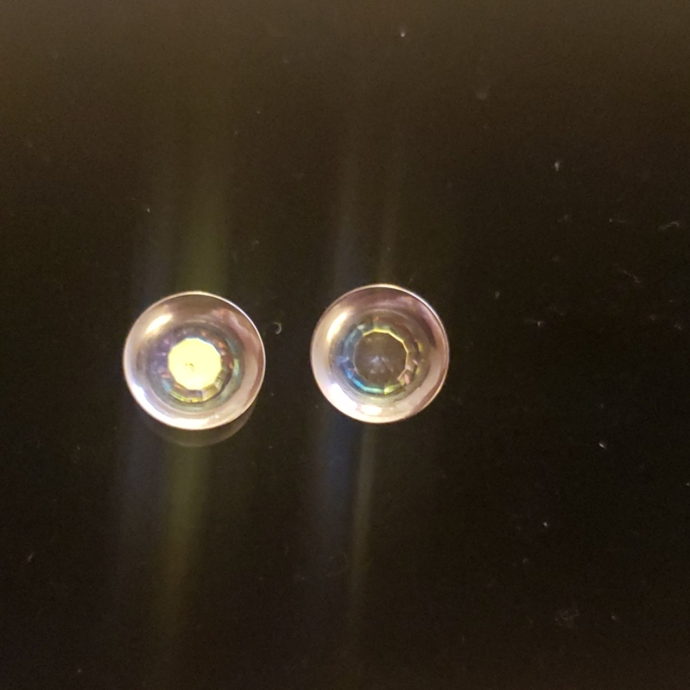 Size 0 surgical steel screw on tunnel